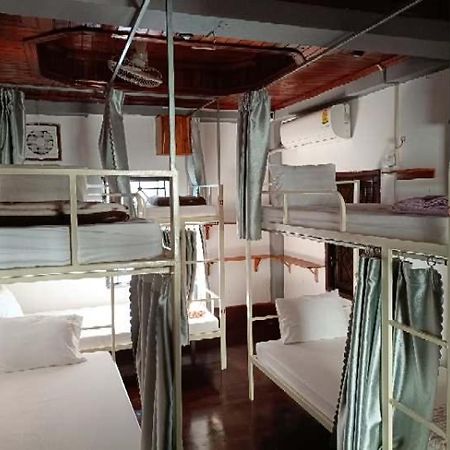 City Backpackers & Travel Luang Prabang Dış mekan fotoğraf