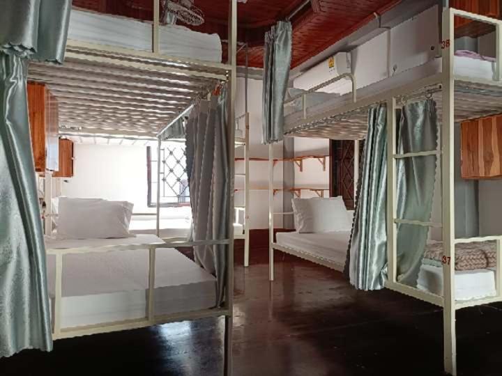 City Backpackers & Travel Luang Prabang Dış mekan fotoğraf